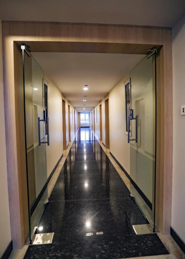 Hotel Pp Residency à Covelong Extérieur photo